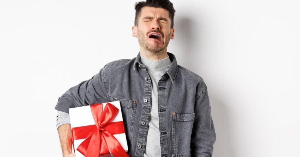 9-reasons-why-returning-gifts-after-break-up-is-not-good