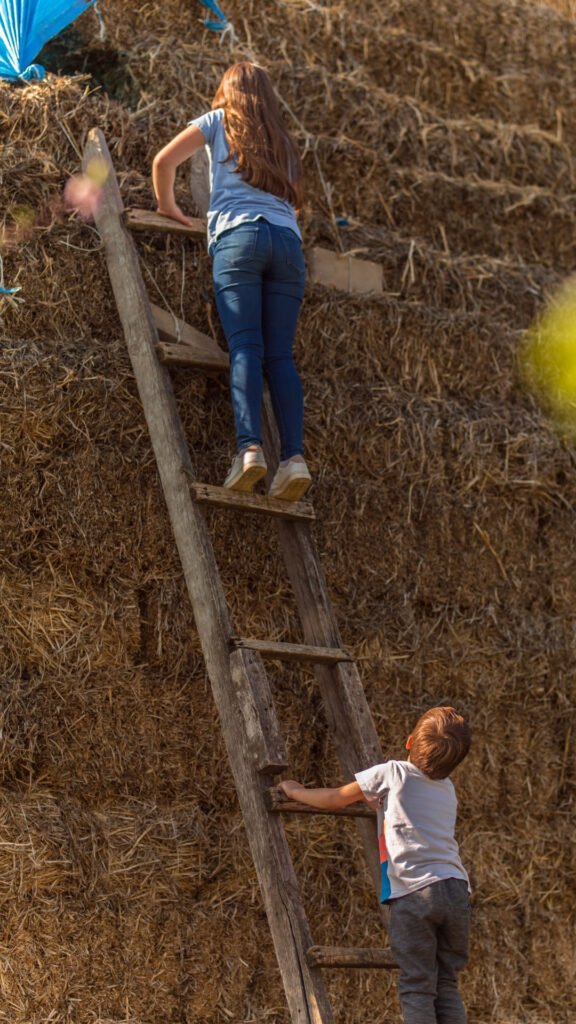 35 Fun Fall Games For Kids 2026 [Outdoor and Indoor]