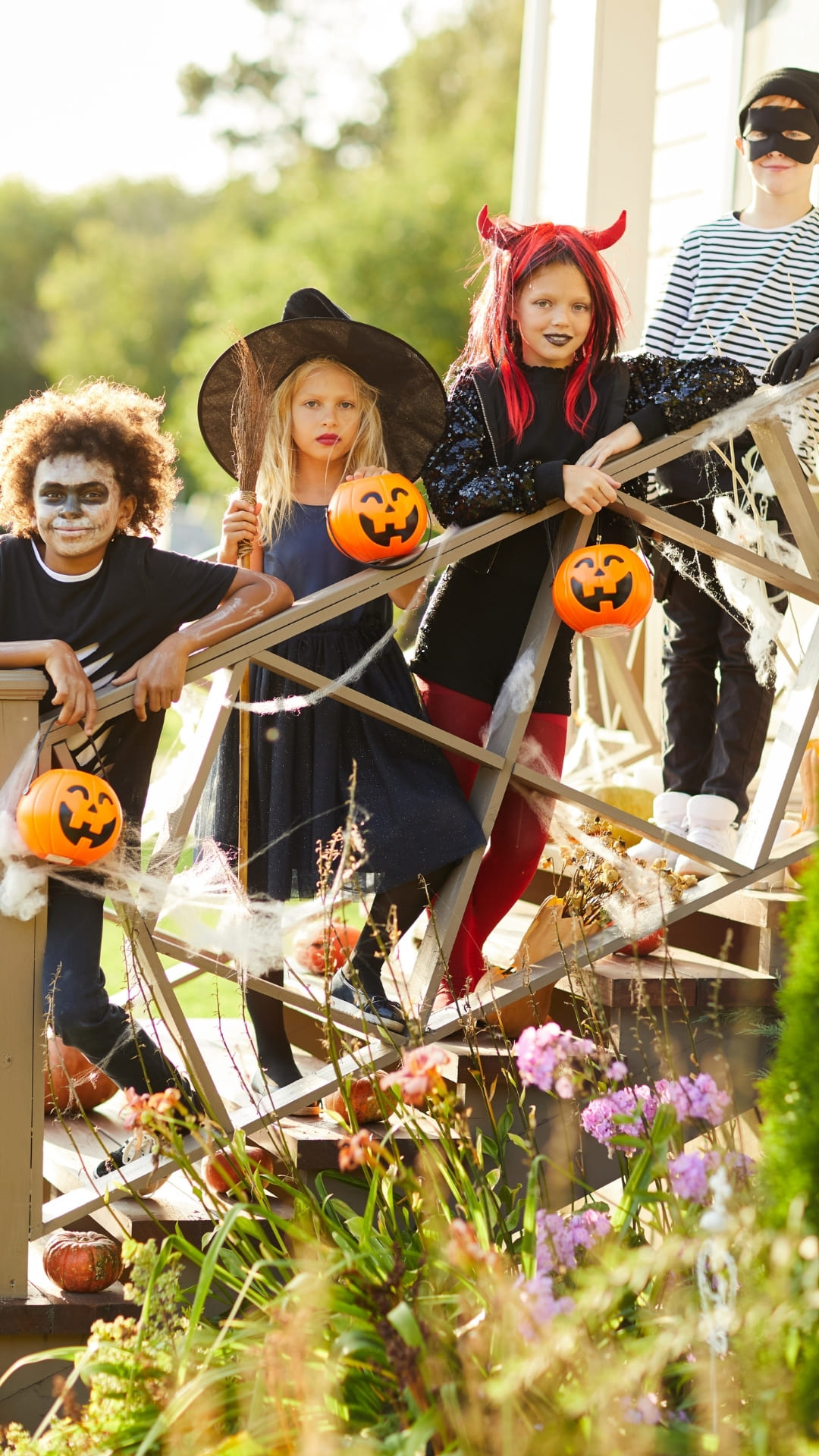 Short Cheerful Halloween Wordings