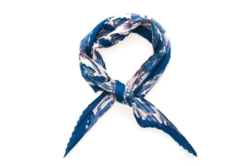Gift ideas for secret lover: Flower scarf